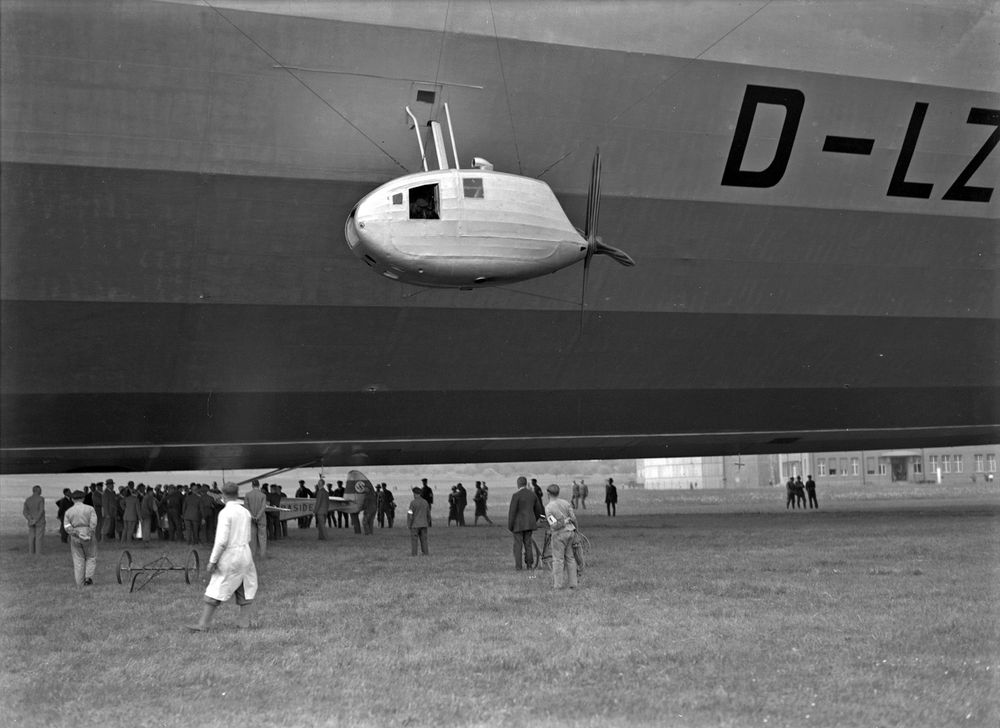 Historische Fotoaufnahme einer Gondel des Luftschiffs LZ 127.